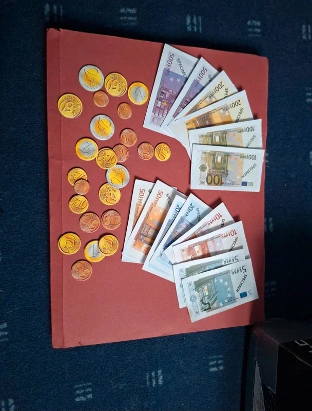 Ki de pièces et billet de monnaie euros