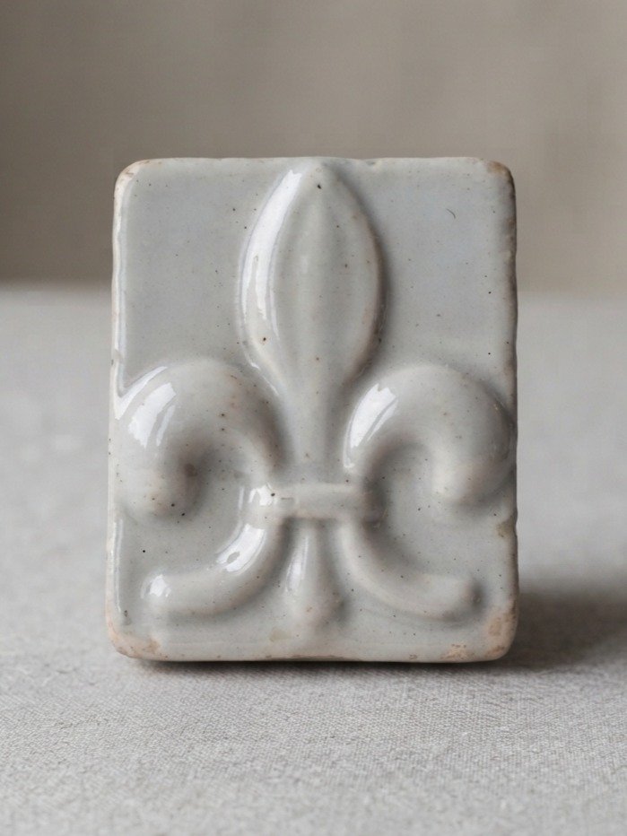 Fève de collection « fleur Lys »,