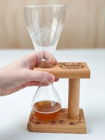 Verre Kwak avec son socle