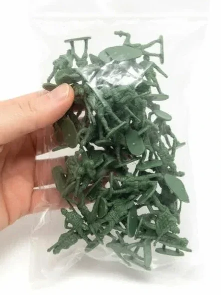 Lot de petits soldats verts